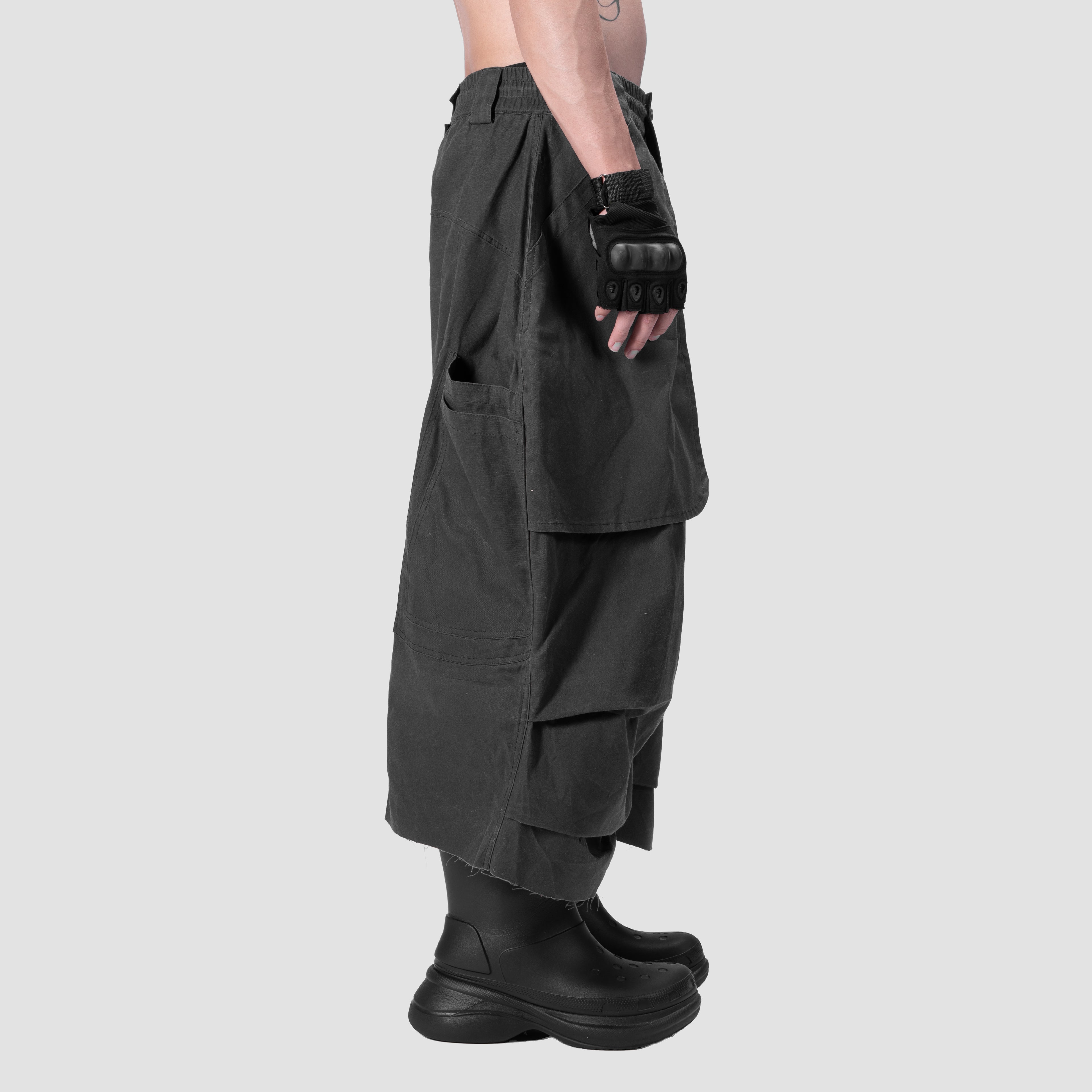 KNEE PLEATED JORTS - GREY