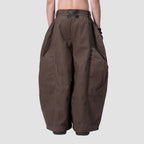 SPLIT CURVE PANTS - BROWN